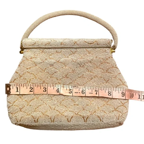 Vintage Beaded Purse Scalloped Design White and Gold - Picture 7 of 8